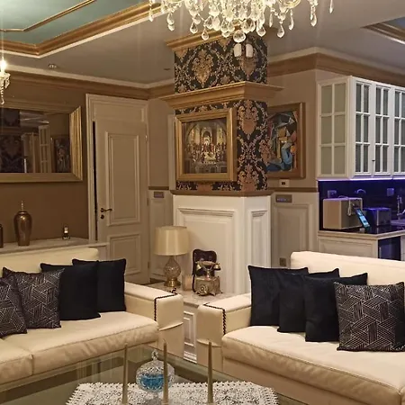 Majestic Luxury House アパート